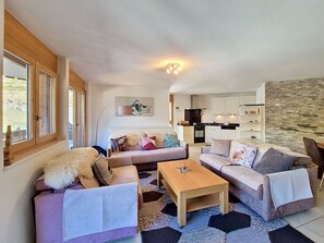 TV, fireplace - Apartment Carlos by Interhome (Zermatt)