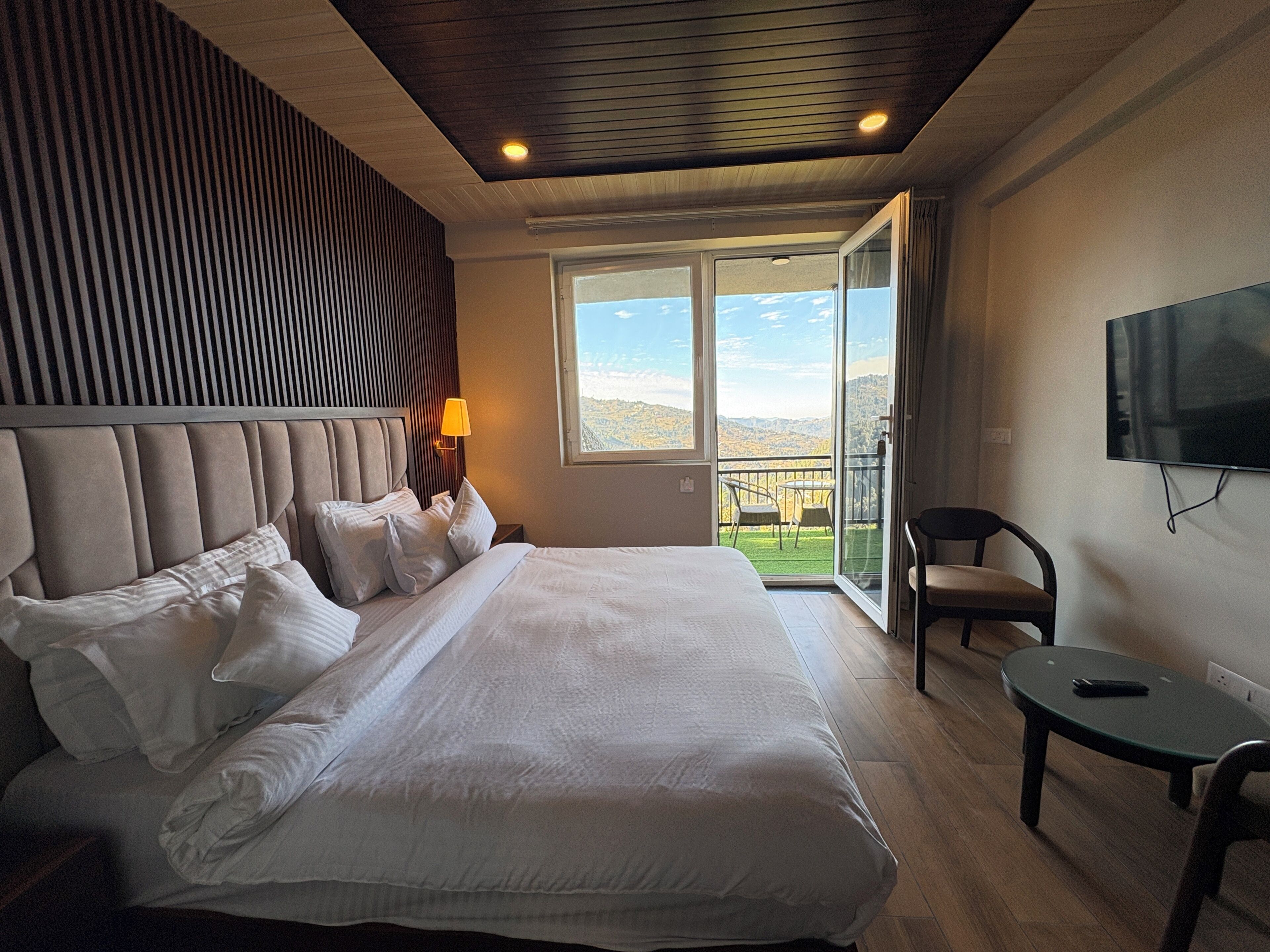 Luxury Room, Balcony | Free WiFi