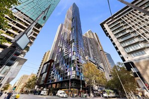 Exterior - City-View 1-Bed Retreat Near Queen Vic (Melbourne)