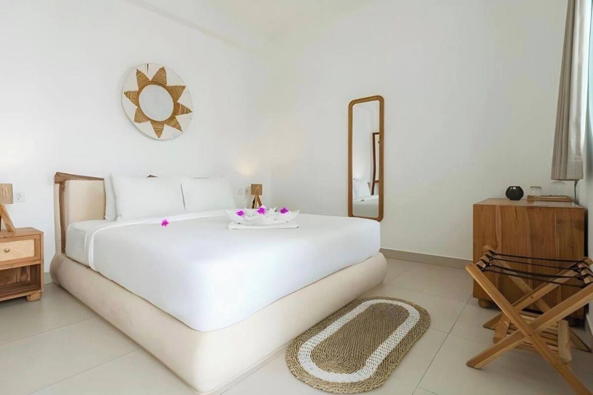 In-room safe, soundproofing, iron/ironing board, free WiFi