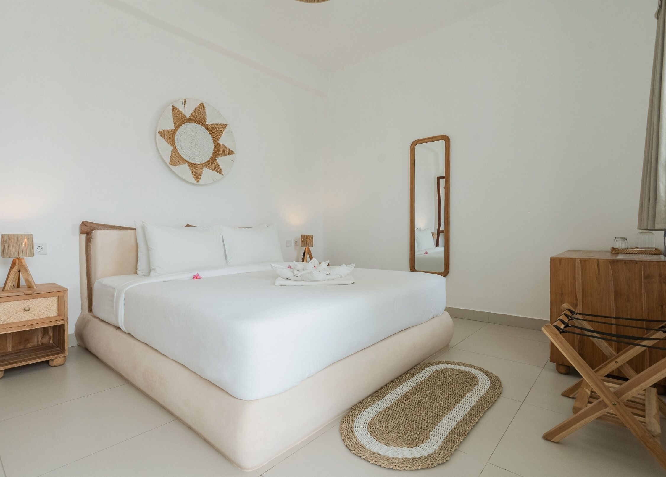 Superior Double Room | Minibar, in-room safe, soundproofing, iron/ironing board