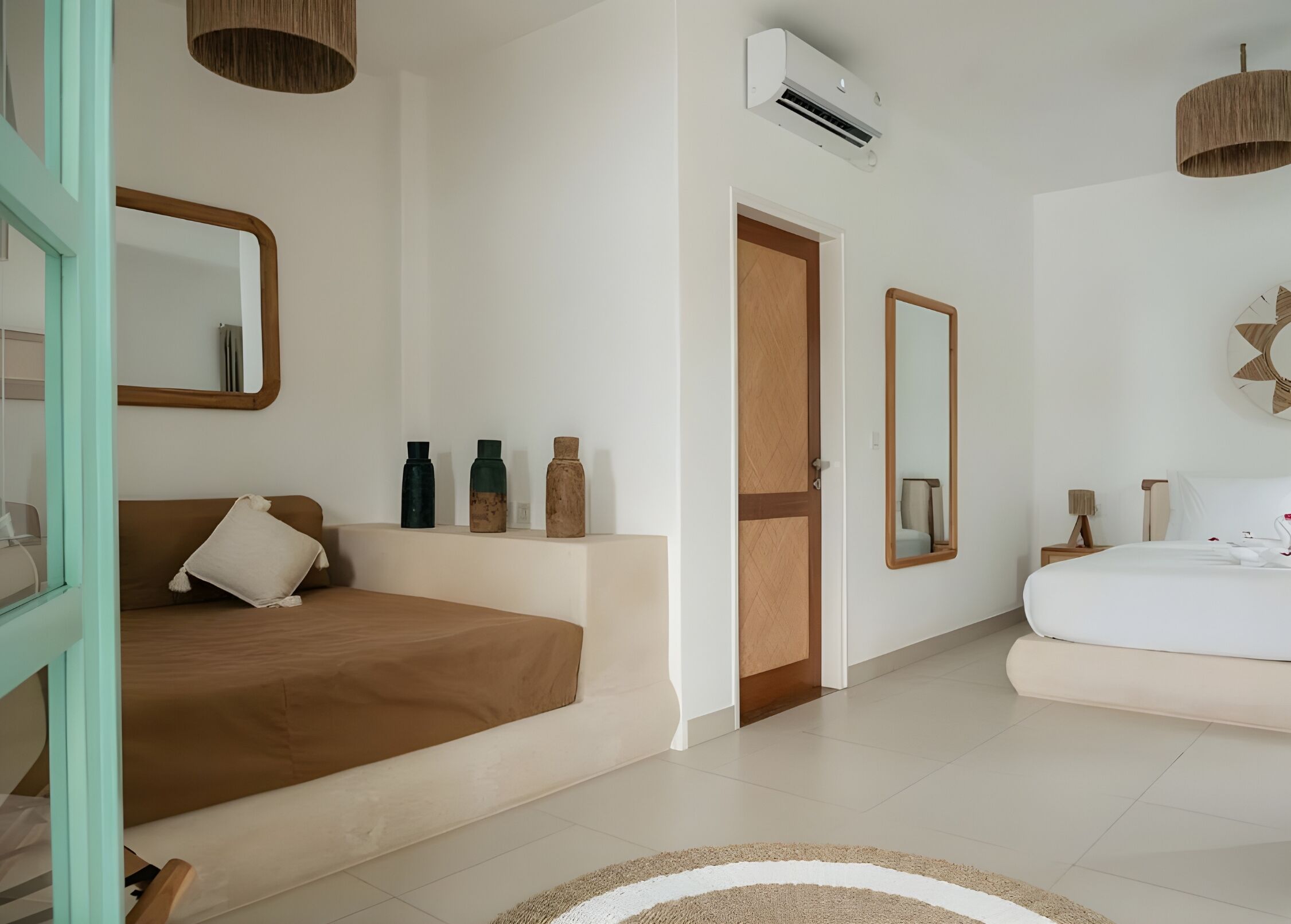 Deluxe Double Room | Minibar, in-room safe, soundproofing, iron/ironing board