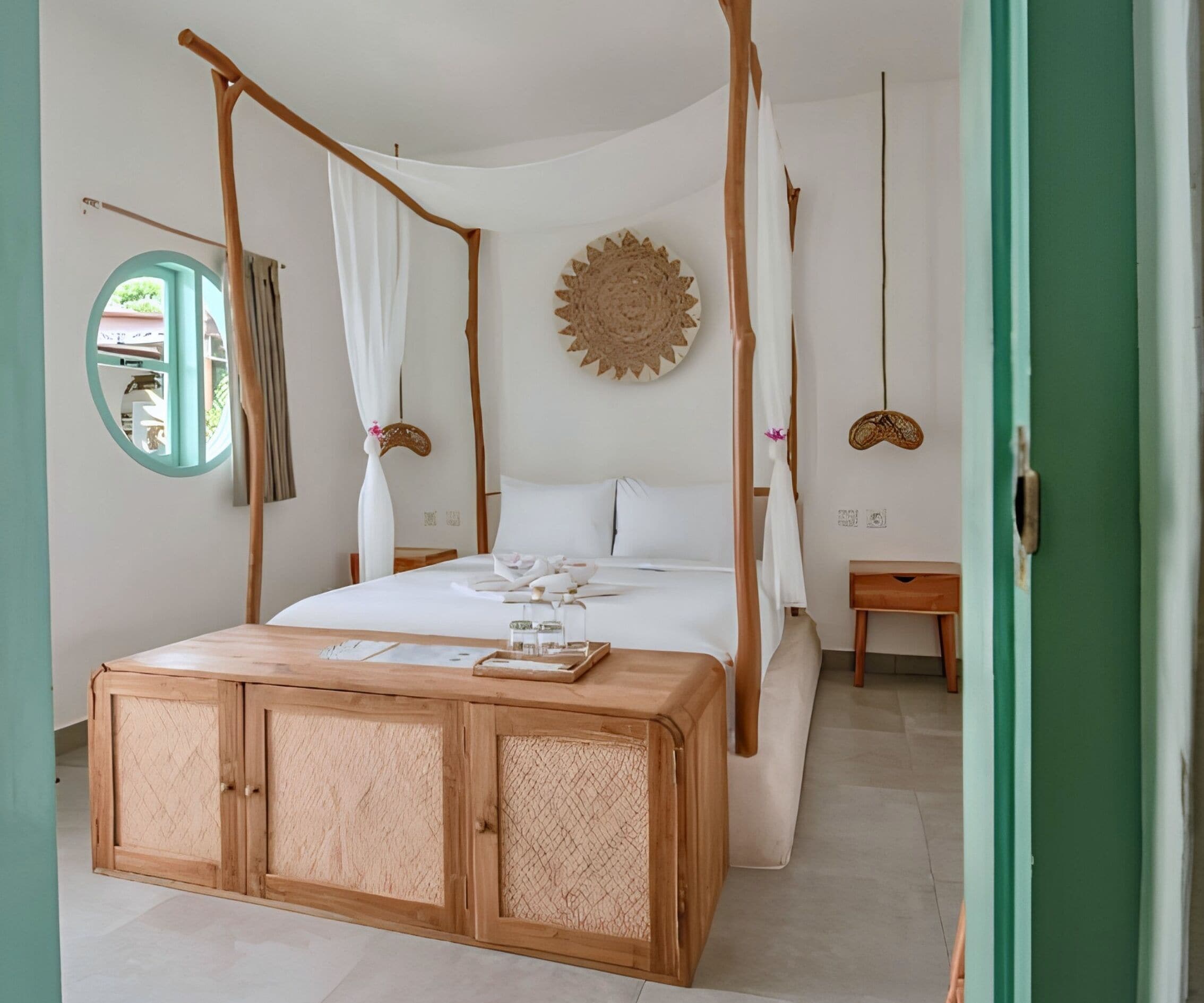 Classic Double Room | Minibar, in-room safe, soundproofing, iron/ironing board