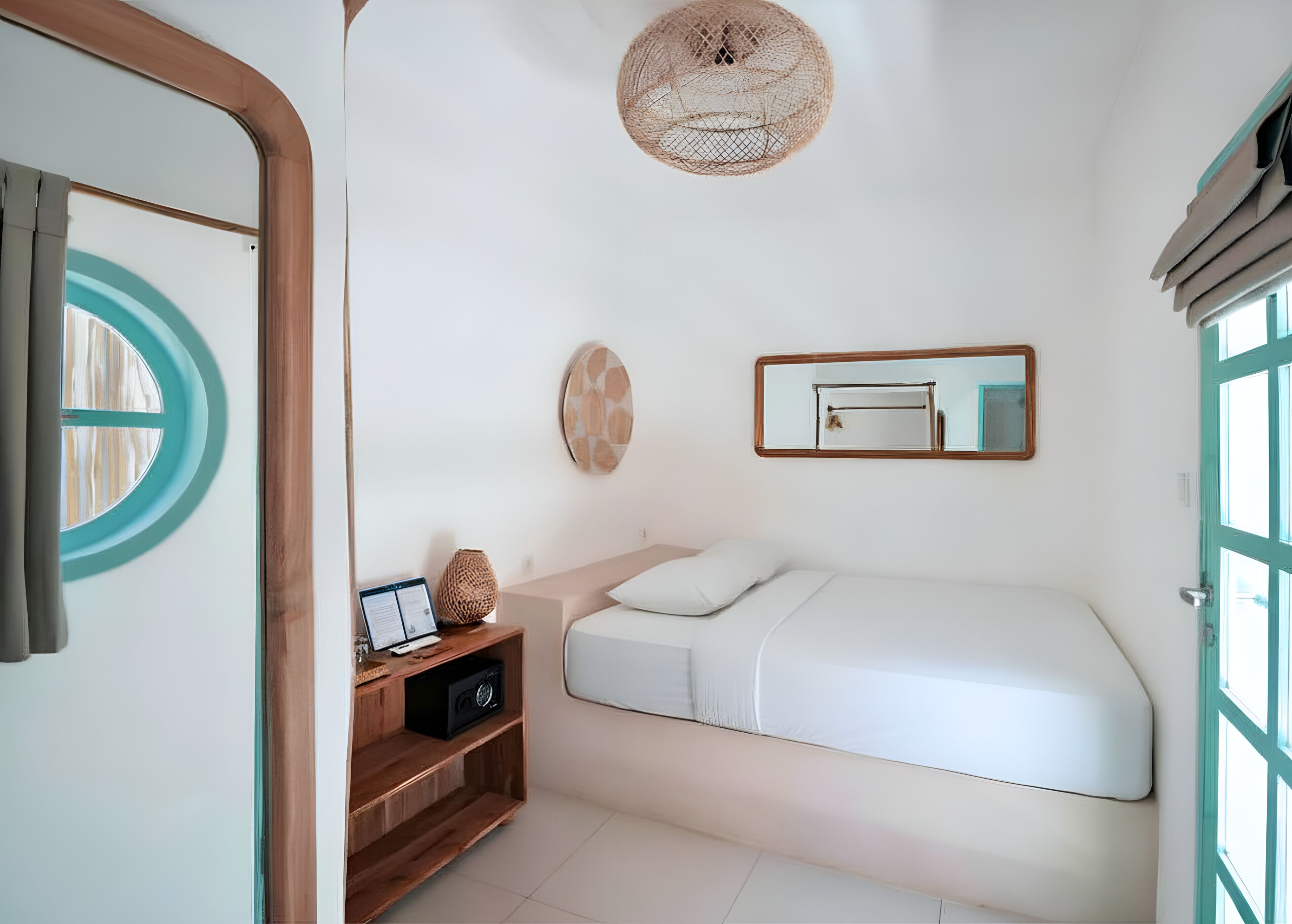 Classic Mini No View | Minibar, in-room safe, soundproofing, iron/ironing board
