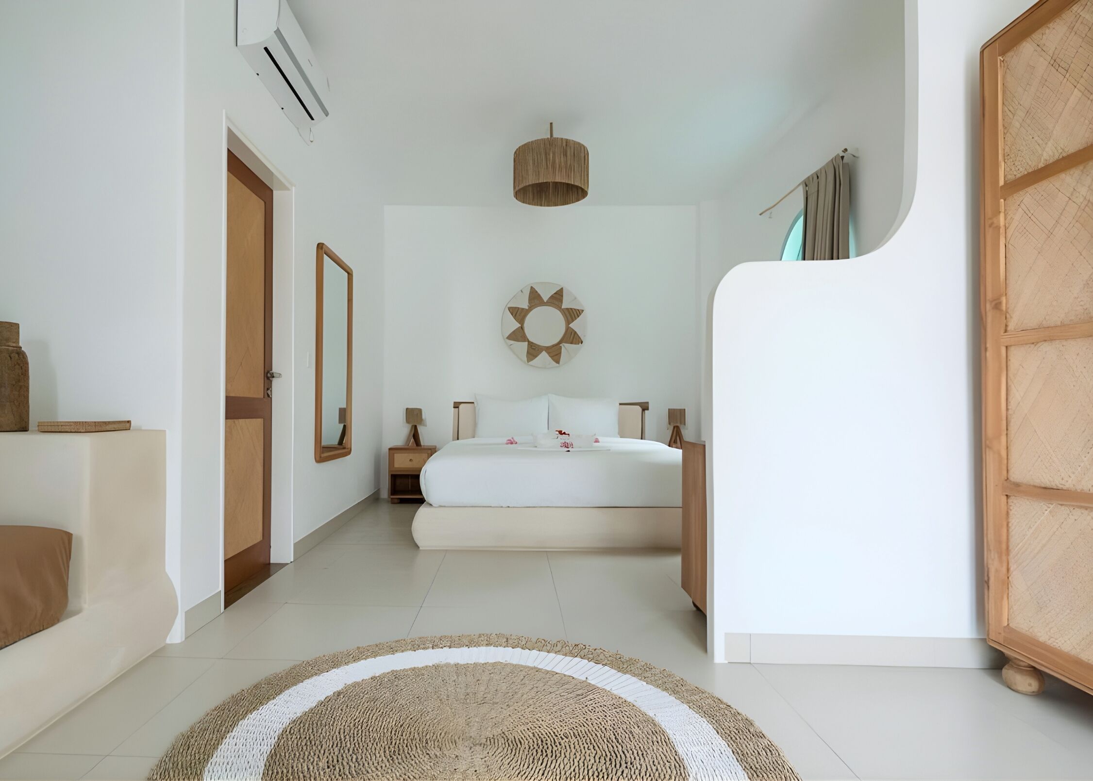 Habitación doble Deluxe, patio, vista al resort | Minibar, caja de seguridad en la habitación y insonorización 