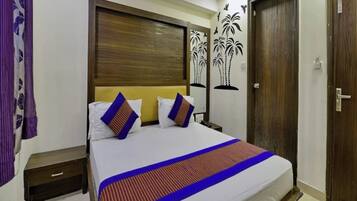 Standard Double Room | Free WiFi, bed sheets