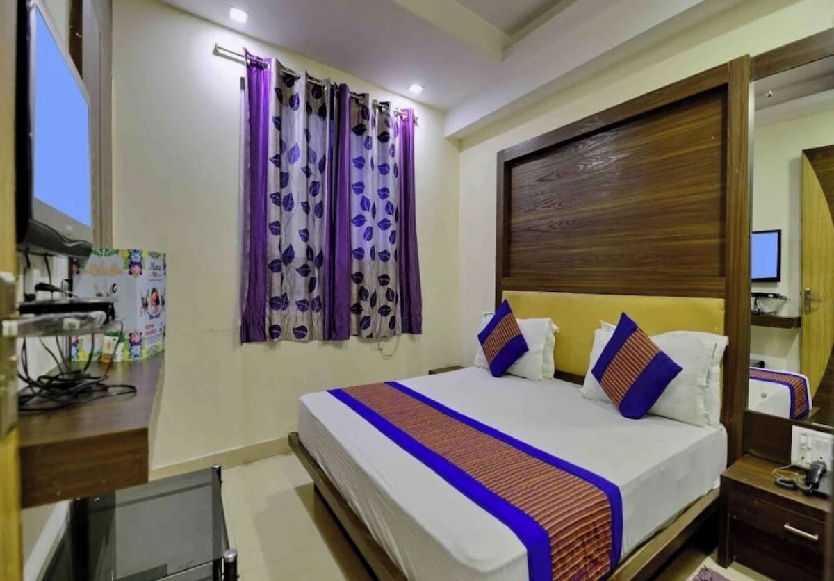 Standard Double Room | Free WiFi, bed sheets