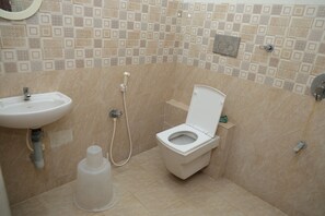 Deluxe Room | Bathroom - RKS Residency (Tiruvannamalai)