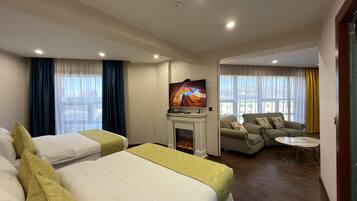 Family Room | In-room safe, desk, laptop workspace, soundproofing