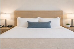 Classic Room, City View - Everly Hotel and suites (Toronto)