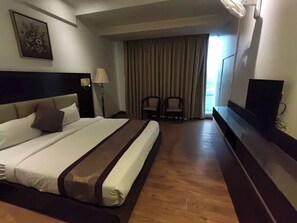 Superior Room | Laptop workspace, free WiFi - Hotel BB Grand Agra (Agra)