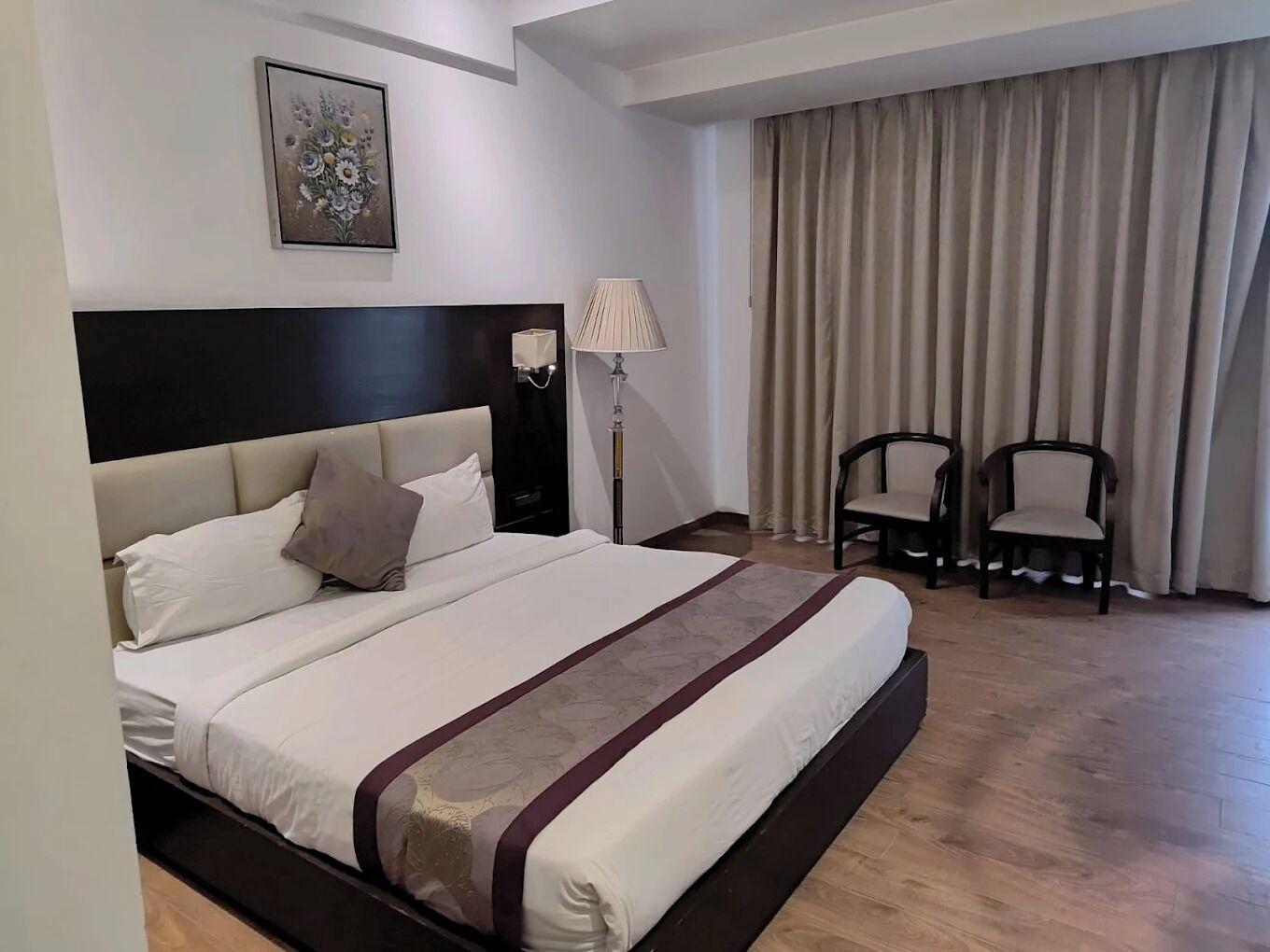 Superior Room | Laptop workspace, free WiFi