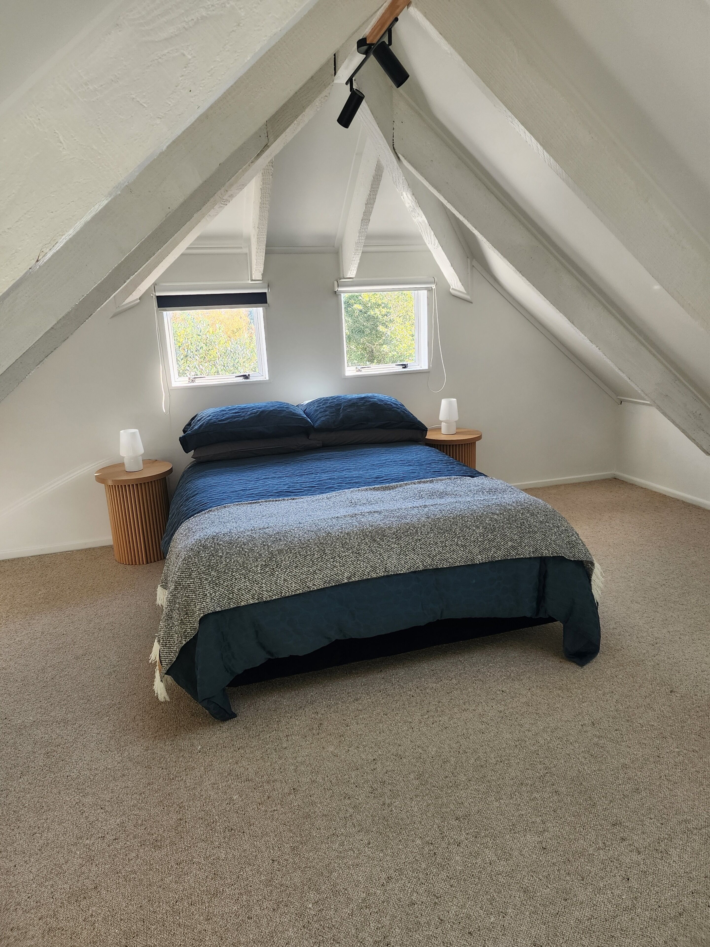 4 bedrooms, WiFi, bed sheets, wheelchair access