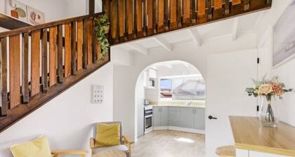 Serene 4-bedroom house with AC in beautiful TaupĆ