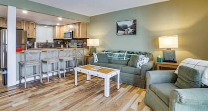 Lake & Boat Slip Access! Family Condo in Greentown