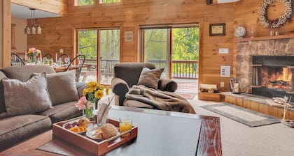Massive Log Chalet With Hot Tub