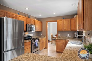 House (3 Bedrooms) | Interior - Stylish Family Home Near Lake Geneva (Lake Geneva)