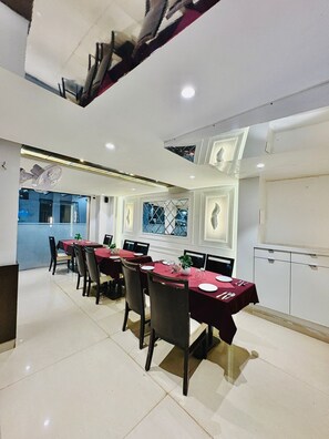 Dining - Hotel Banjara (Bhopal)