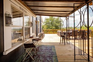 Interior - Firefly Lakehouse 3 br, 2 Bath, pet Friendly (Canyon Lake)