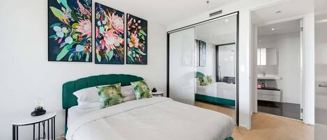 Iron/ironing board, WiFi, bed sheets