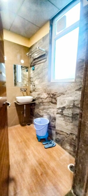 Superior Room | Bathroom - Hotel Heaven Palace And Banquet (Jaipur)
