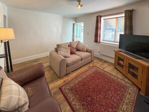 Fireplace - 2 bedroom accommodation in Prestatyn (Prestatyn)