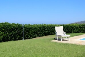Property grounds - Villa 'Glory Piscina Privata' with Mountain View, Wi-Fi and Air Conditioning (Punta de Su Turrione)