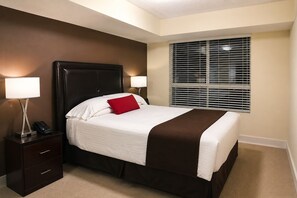 Room - Qwest Urban Hotel (Toronto)
