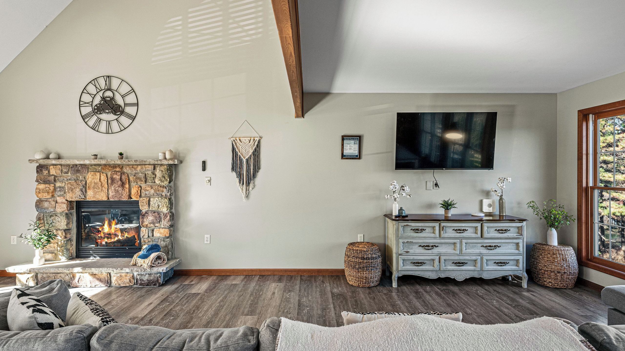 Casa (Multiple Bedrooms) | Parte interna