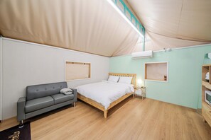 Basic Room, 1 Bedroom (Glamping 9) | 1 bedroom, free WiFi - Pocheon Terrace 527 Campground (Pocheon)