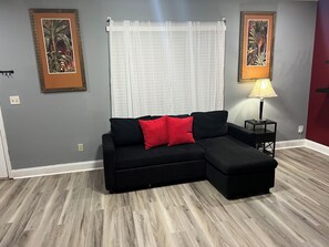 Smart TV - Book Your Sweet Spot Stay 3BR Gem Near Stone Mountain Park & Atlanta Fun” (Stone Mountain)