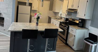 Book Your Sweet Spot Stay 3BR Gem Near Stone Mountain Park & Atlanta Fun”
