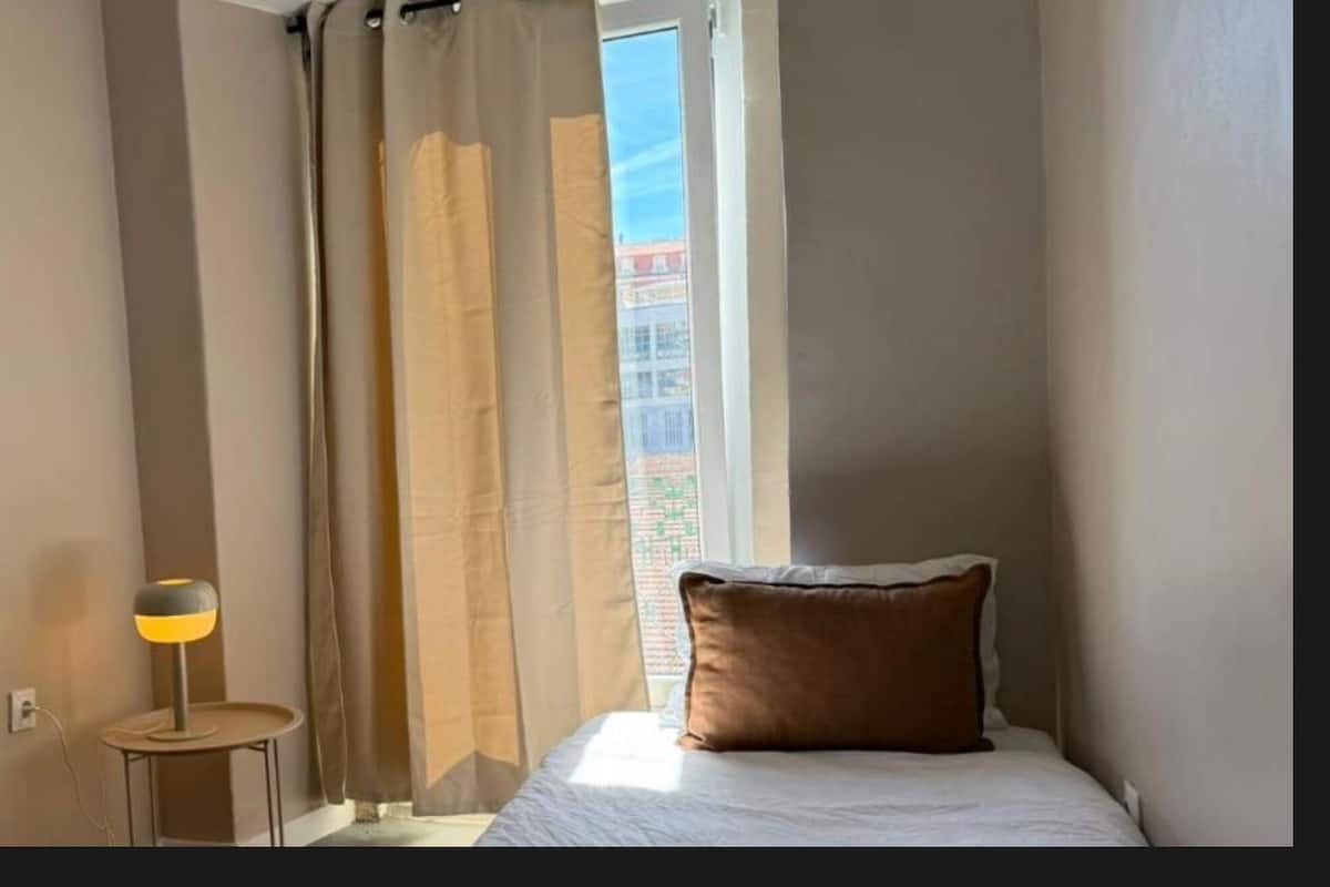 Single Room | Free WiFi
