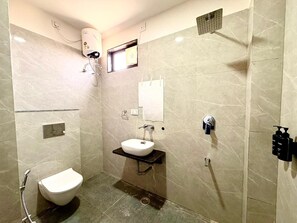 Villa | Bathroom - The Rainbow Villa (Udaipur)