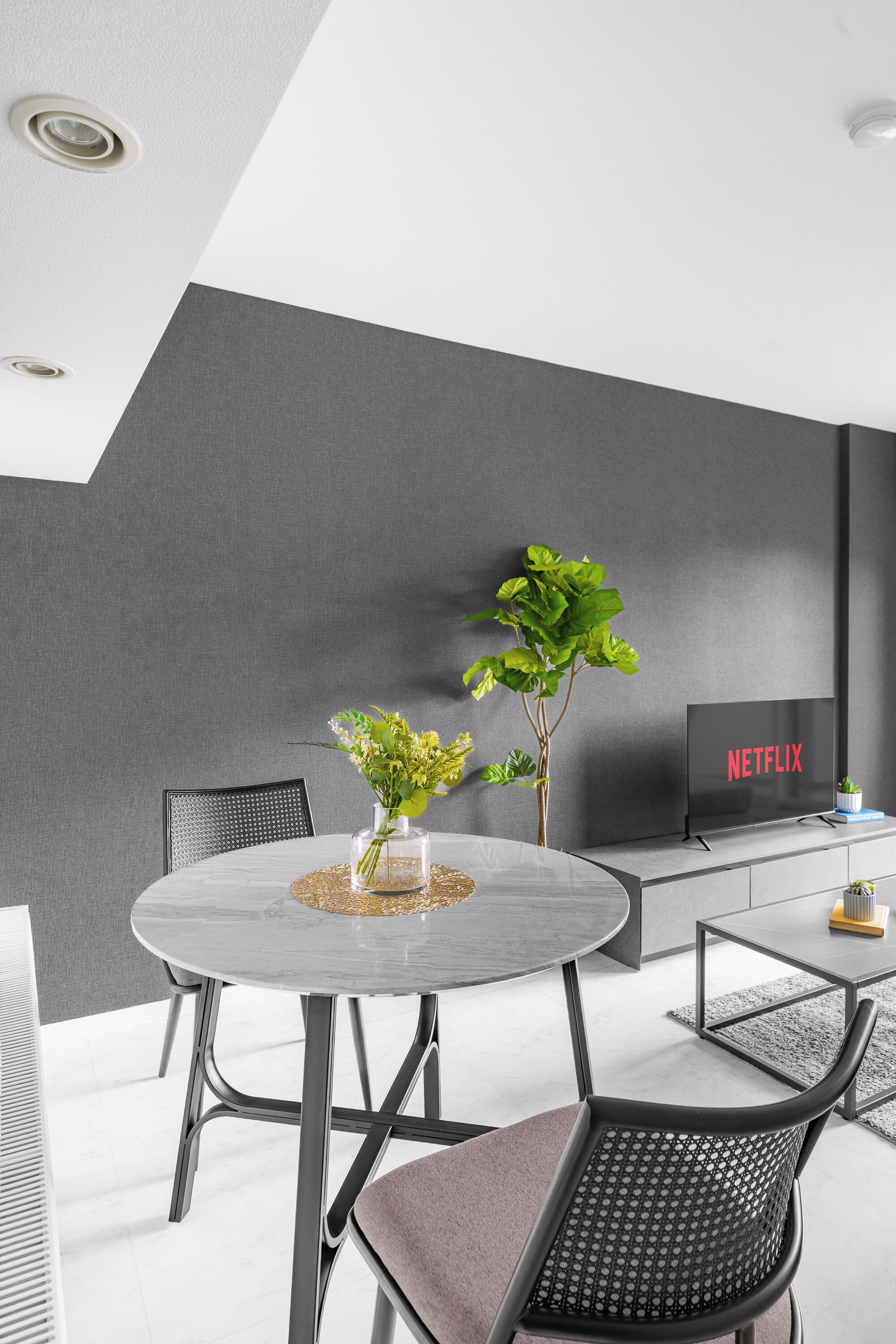 Apartment | Dining