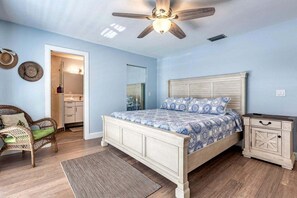 Iron/ironing board, WiFi, bed sheets - Canal Front, Bay Breeze Bungalow by SeaBreeze Vacation (Anna Maria)