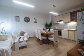 Family House, Multiple Bedrooms, 2 Bathrooms (Pool House Ivana) | Interior - Pool House Ivana (Novigrad)