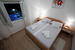 Family House, Multiple Bedrooms, 2 Bathrooms (Pool House Ivana) - Pool House Ivana (Novigrad)