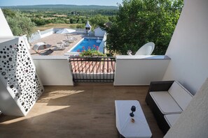 บ้านพักสำหรับครอบครัว, หลายห้องนอน, 2 ห้องน้ำ (Pool House Ivana) | ลานระเบียง/นอกชาน