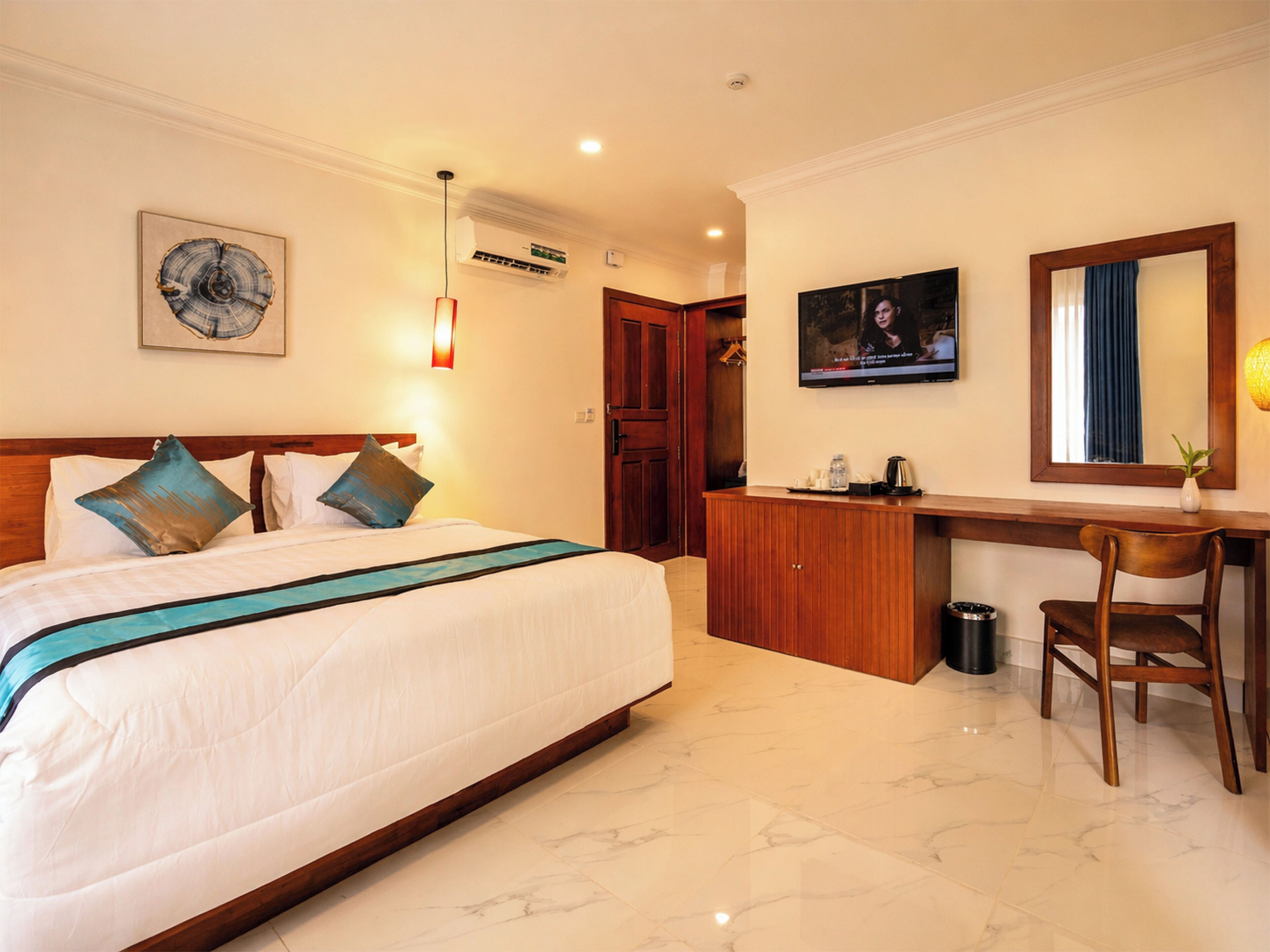 Deluxe Double Room, Pool View