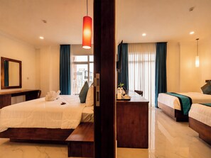 Family Room, Balcony | In-room safe, iron/ironing board, free WiFi, wheelchair access - Le Kree Downtown Hotel (Phnom Penh)