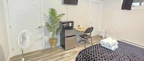 Internet, bed sheets, wheelchair access