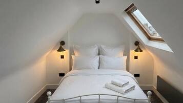 1 bedroom, iron/ironing board, Internet, bed sheets