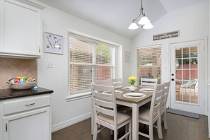 Dining - Bulverde vacation home (San Antonio)