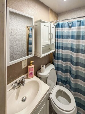 Apartment | Bathroom - Executive Studio (Lehigh Acres)
