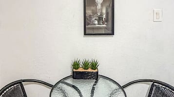 Apartment | Dining