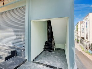 House | Reception - Hotel O Krishna Riverview (Tadepalle)