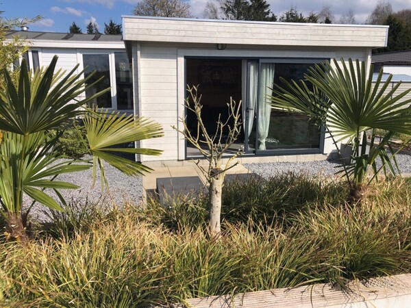 Enigma Lounge Chalet With Swimming Pool - Lanaken