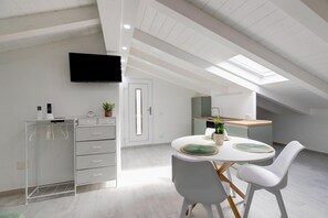 Dining - Attic studio, with air conditioning (Castelsardo)
