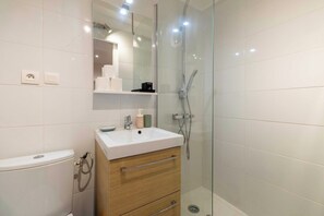 Hair dryer, towels - Cozy Apartment a/c 1BR/2P - Nice (Nice)